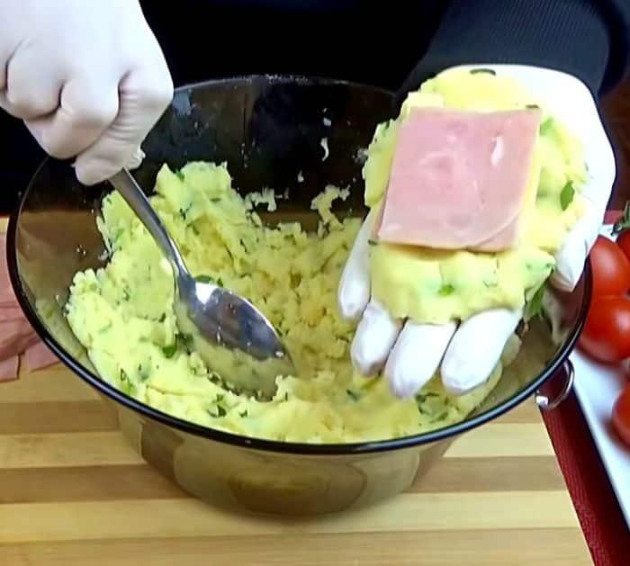 Easy Ham and Cheese Potato Cakes Recipe Ingredients