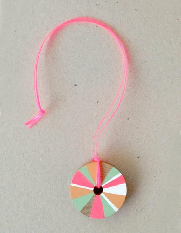 Crafts For Kids To Make At Home - DIY Pinwheel Necklace - Cheap DIY Projects and Fun Craft Ideas for Children - Cute Paper Crafts, Fall and Winter Fun, Things For Toddlers, Babies,