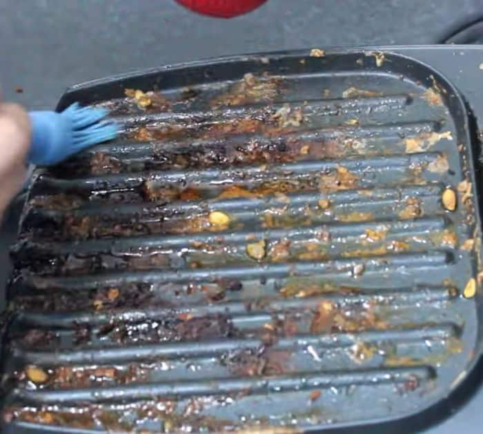 What You Need to Clean an Electric Grill