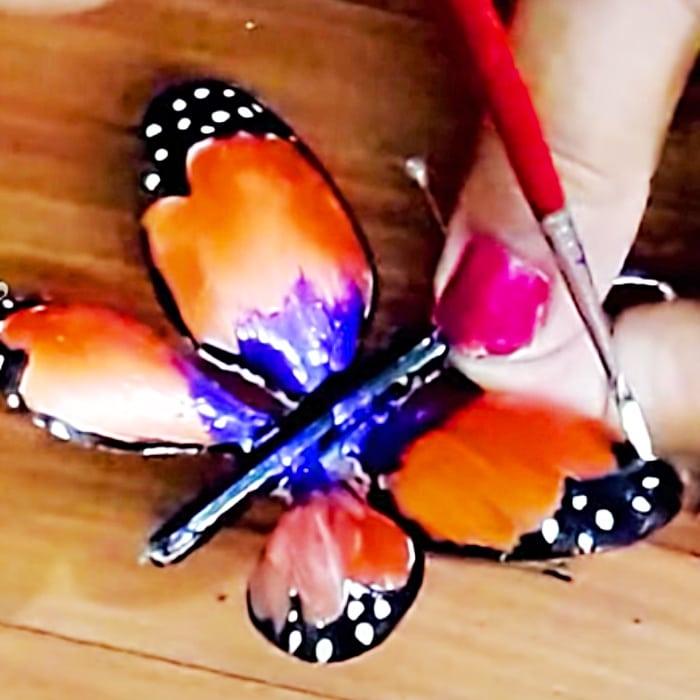 Plastic Spoon Crafts - Easy DIYs - Butterfly Projects