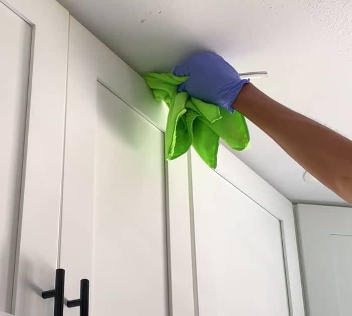What You Need to Remove Grease Off Kitchen Cabinets