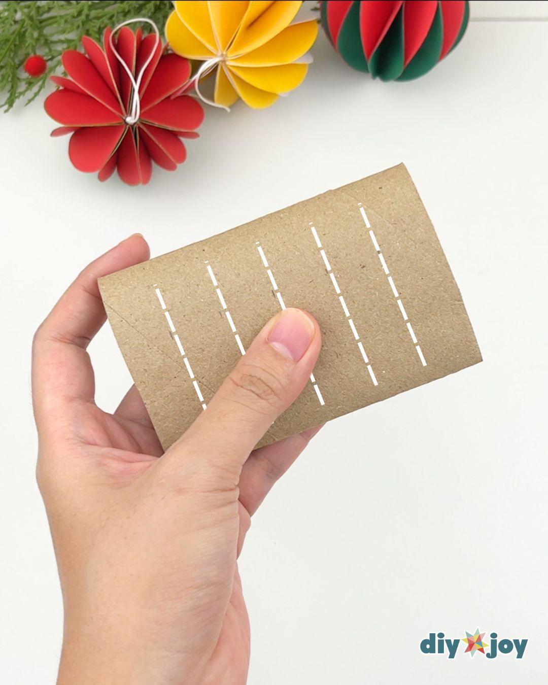 Christmas Ornaments Snowflake Toilet Paper Tubes — measuring