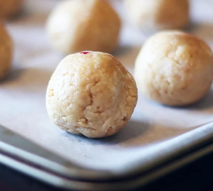 How To make strawberry Cheesecake truffles - truffles recipe - strawberry desserts recipes - strawberry truffles