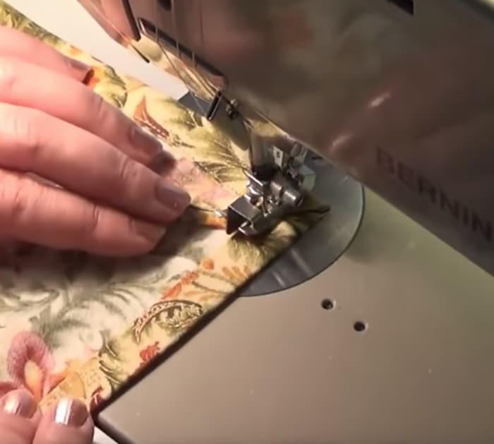 How to make napkins with a perfect easy mitered corner detail