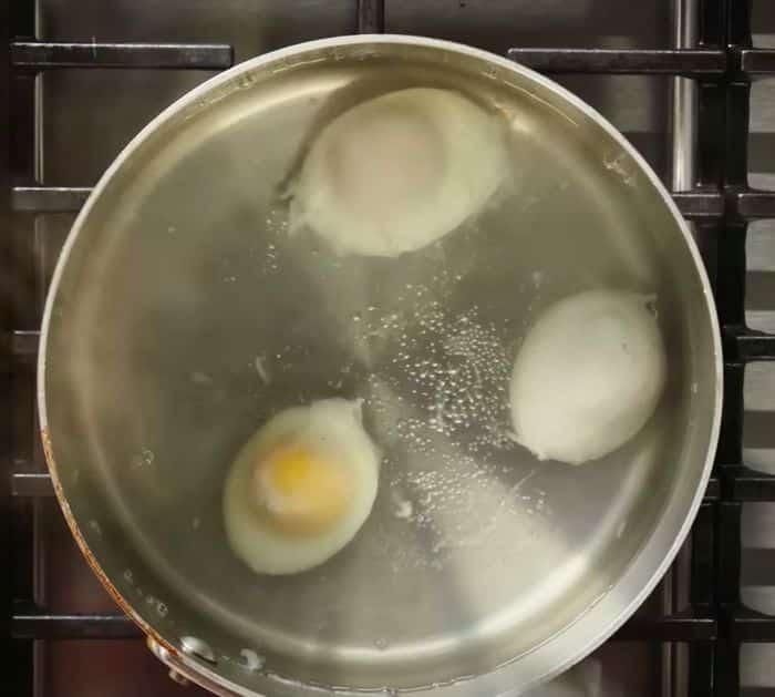 How to Poach Eggs
