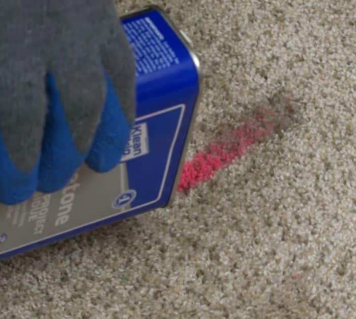 How to Get Rid of Nail Polish Stains From Carpet