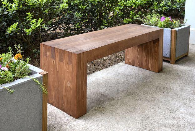 Williams Sonoma Inspired DIY Outdoor Bench, a fresh take on a classic idea and worth bookmarking for your next project