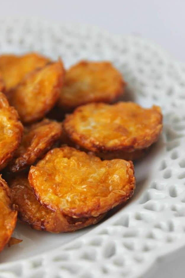 Easy Keto Snacks Recipes - Two-Ingredient Cheese Crisps – Keto Friendly - Keto Snack Recipes and Easy Low Carb Foods for the Ketogenic Diet On the Go