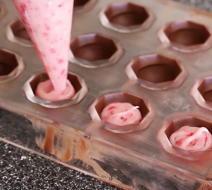 How To Make Raspberry and white chocolate truffles - Homemade Truffles - White Chocolate Desserts