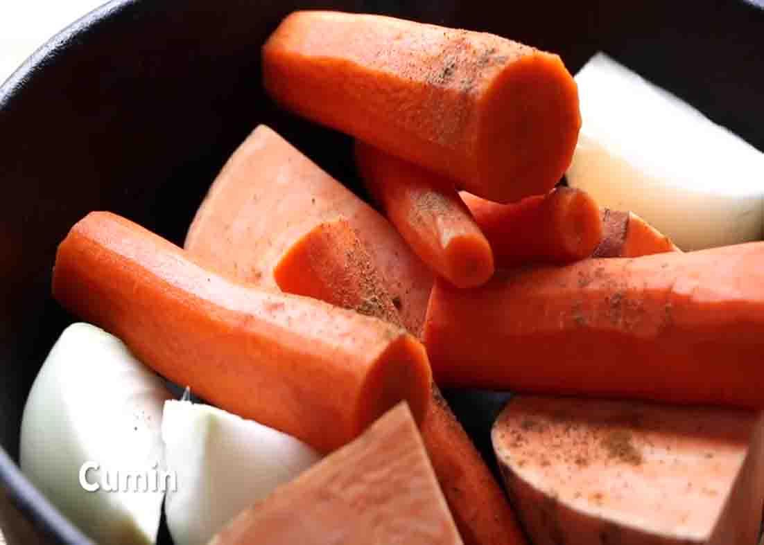 Seasoning the fall vegetable soup