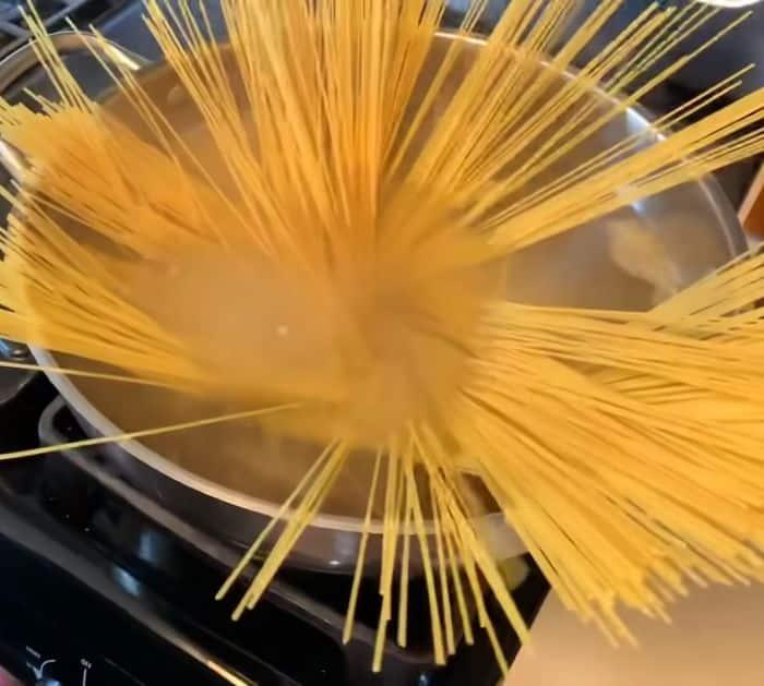 Easy To Make Creamy Chicken Spaghetti