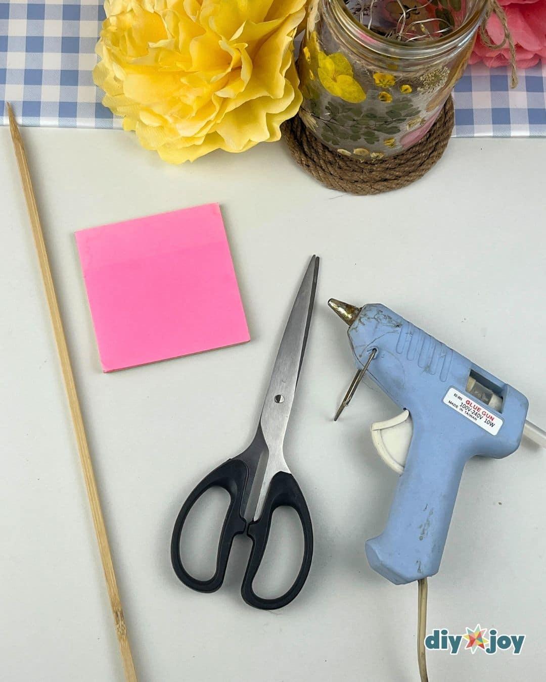Post It Notes Paper Flowers — last touches