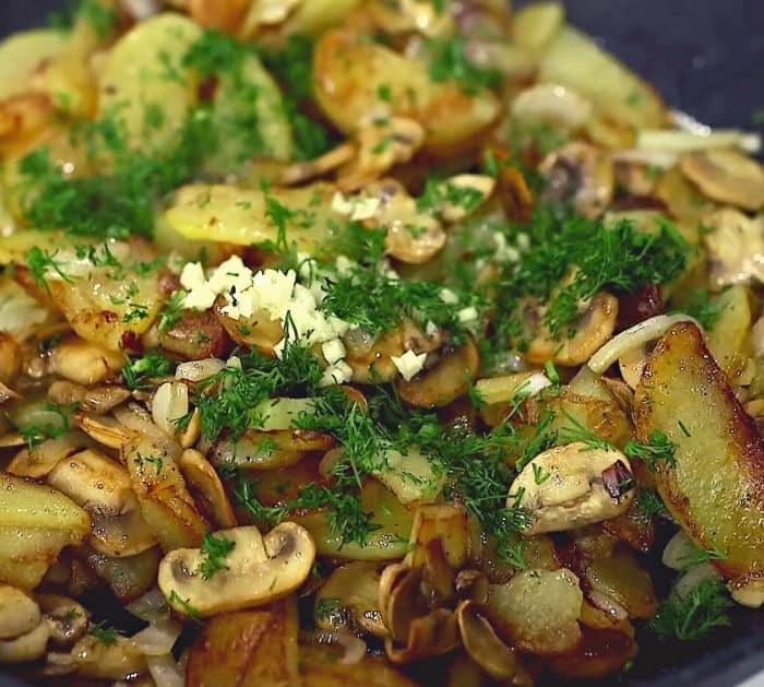 How To Make Stir-Fried Potatoes and Mushrooms
