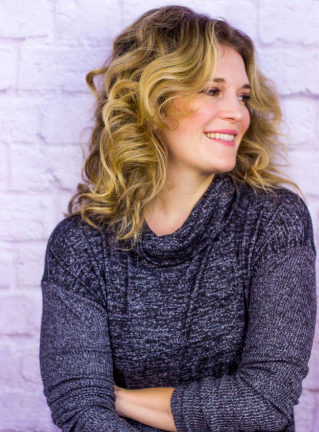 Holiday Hairstyles -Easy Holiday Curls - Cute DIY Hair Styles for Christmas and New Years Eve, Special Occasion - Updos, Braids, Buns, Ponytails, Half Up Half Down Looks #hairstyle