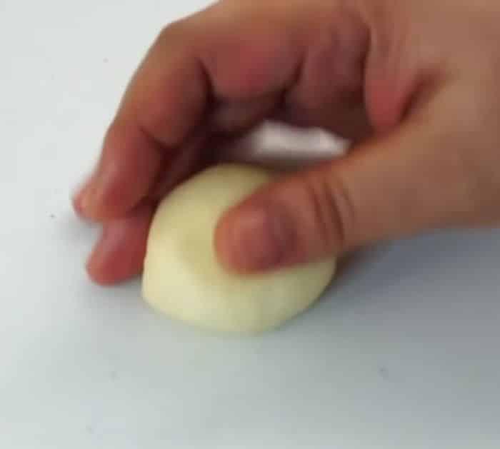 How To Make Garlic Butter Dinner Rolls