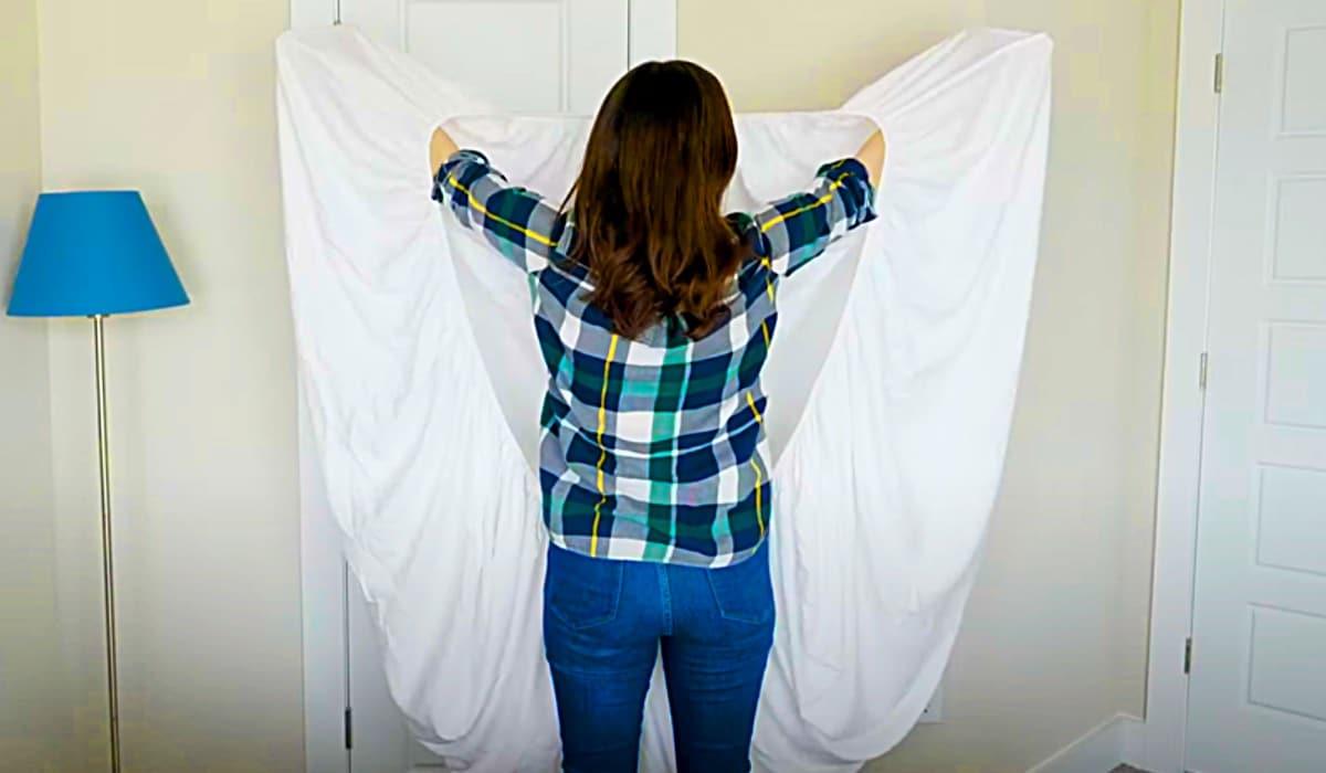 Hack For Properly Folding A Fitted Sheet