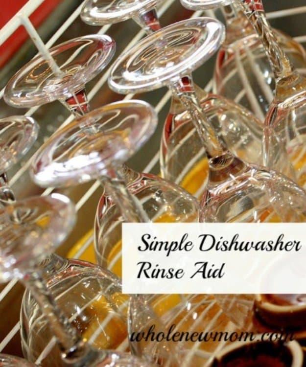 Natural Dishwasher Rinse Aid Recipe, simple enough to mix up in a spare bottle and easy to make your own
