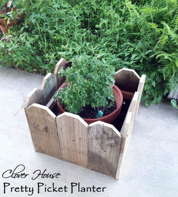 Pretty Picket Planter, fast enough to finish before the next rainy day and charm that fits right into an existing room