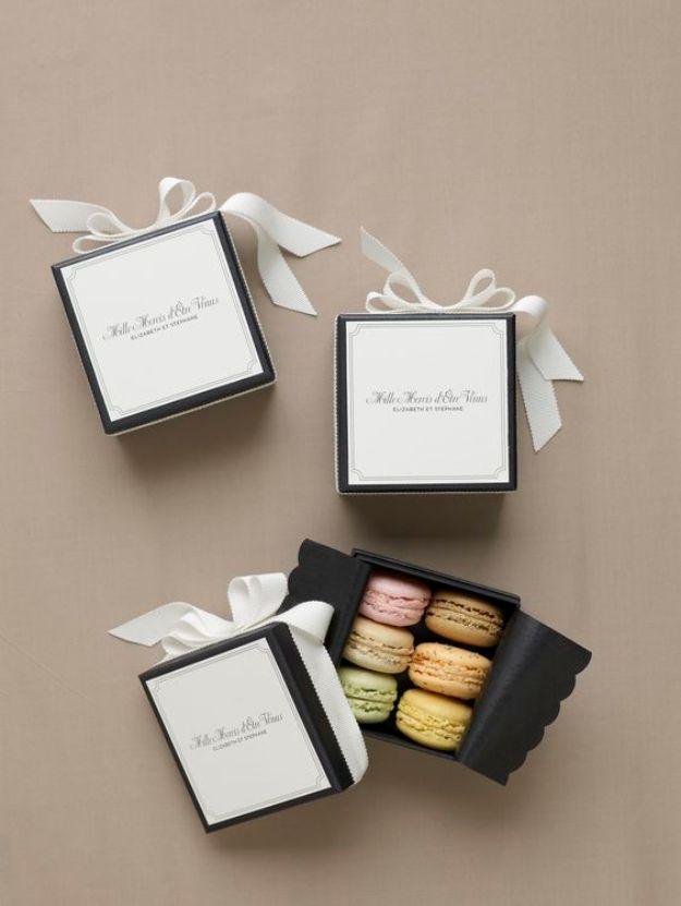 Macaroons Wedding Favors, an easy handmade gift for wedding guests and a budget friendly favor idea for the big day