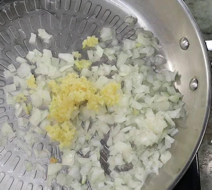 How To Make One-Pan Shrimp Boil
