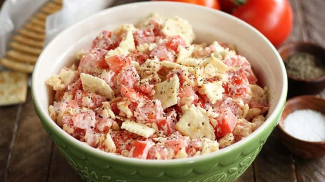 Easy-To-Make Fresh Tomato Cracker Salad