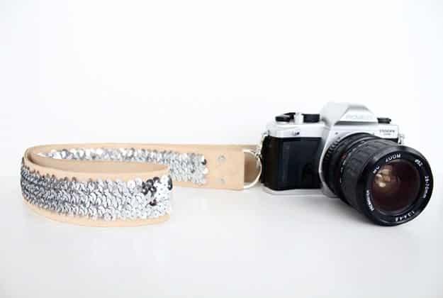 Inexpensive DIY Gift Ideas for Women | DIY Camera Strap | DIY Projects & Crafts by Sueeye#diygifts #christmas #diy #gifts
