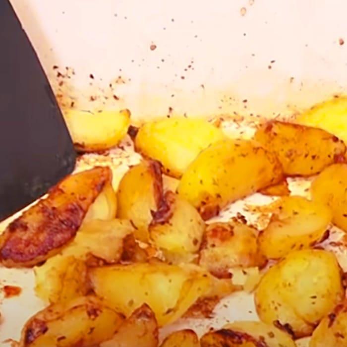 Greek Lemon Potatoes Recipe - How To Make Greek Style Potatoes - Lemon Roasted Potatoes Recipe