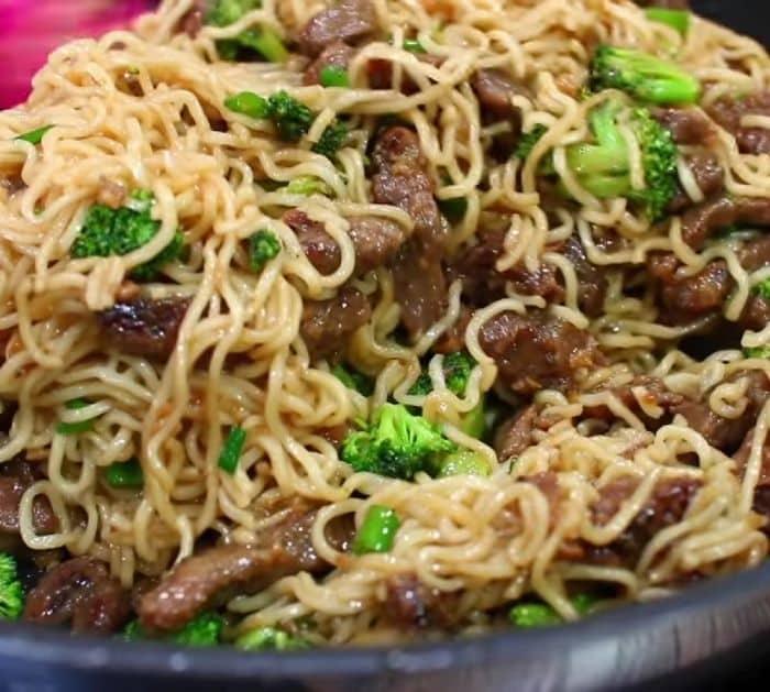 Easy To Make Stir-Fried Beef, Broccoli, And Noodles