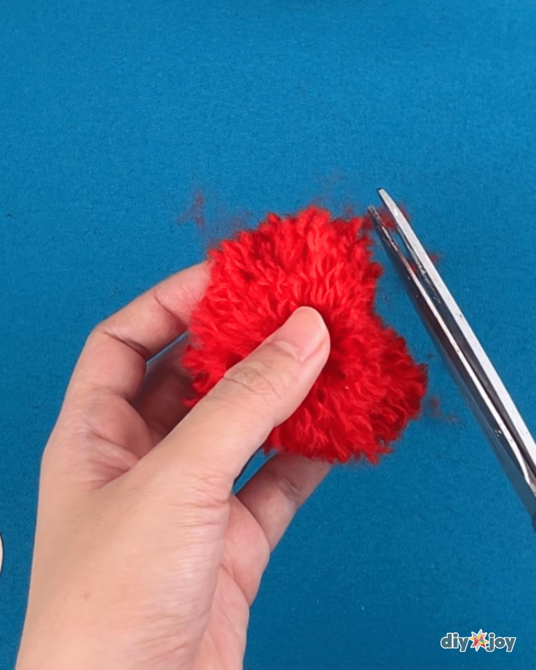 Easy Pom Pom Hearts — how to make a heart shaped pom pom