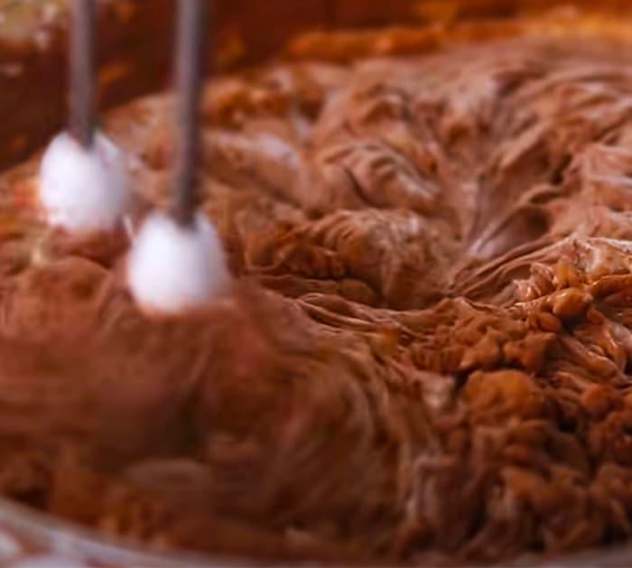 Homemade Chocolate Ice Cream | Easy Homemade Recipes