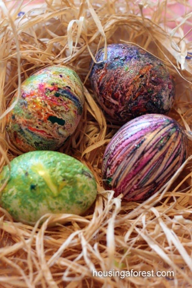 Easter Egg Decorating Ideas - Melted Crayon Easter Eggs - Creative Egg Dye Tutorials and Tips - DIY Easter Egg Projects for Kids and Adults