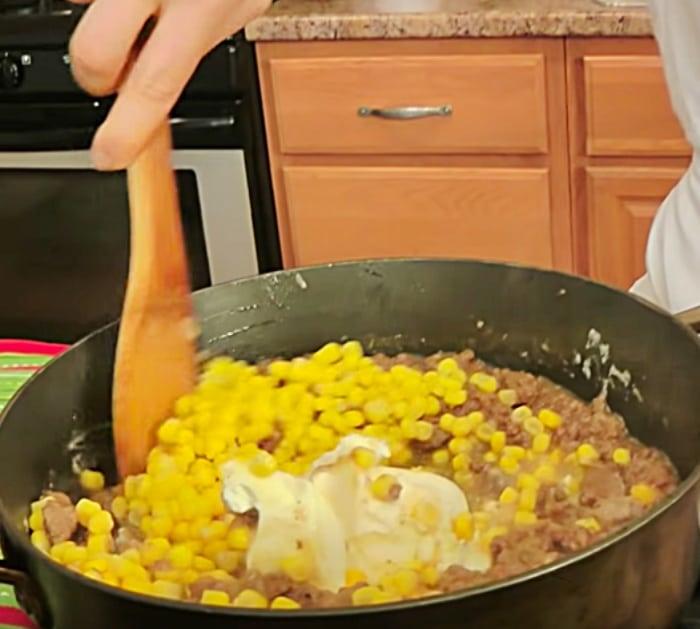 Learn to make a delicious cheap east quick tater tot casserole recipe