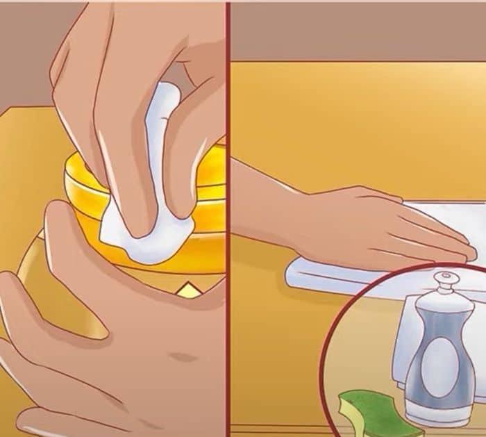 How to keep ants out of honey