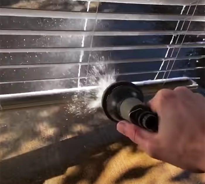Household Tips and Tricks - Easy Blind Cleaning - 4 Minute DIY