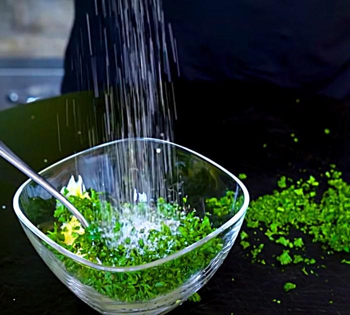 Make Garlic Parsley Butter To Grill Chicken