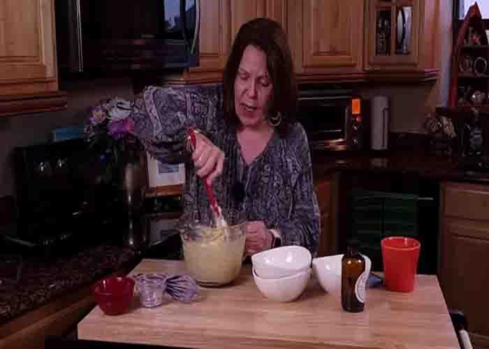 Making the southern do nuthin cake batter