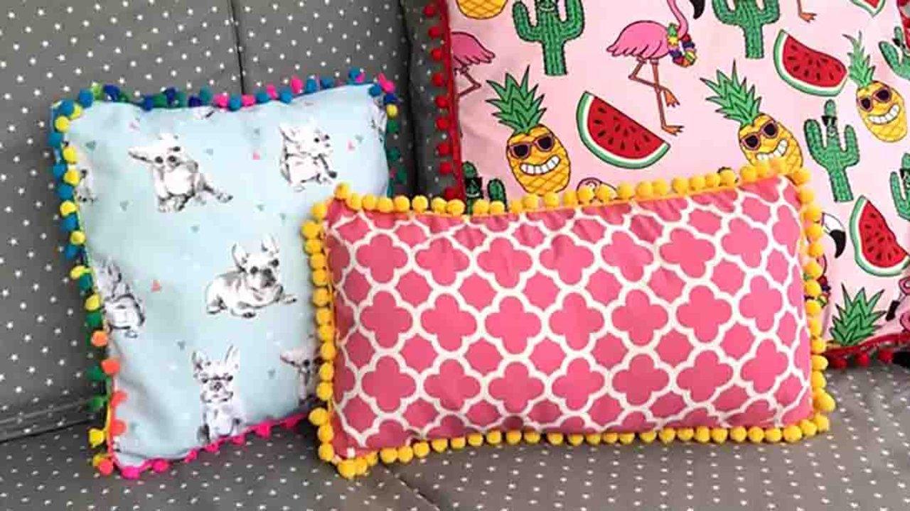 Easy Pom Pom Cushion Cover Tutorial