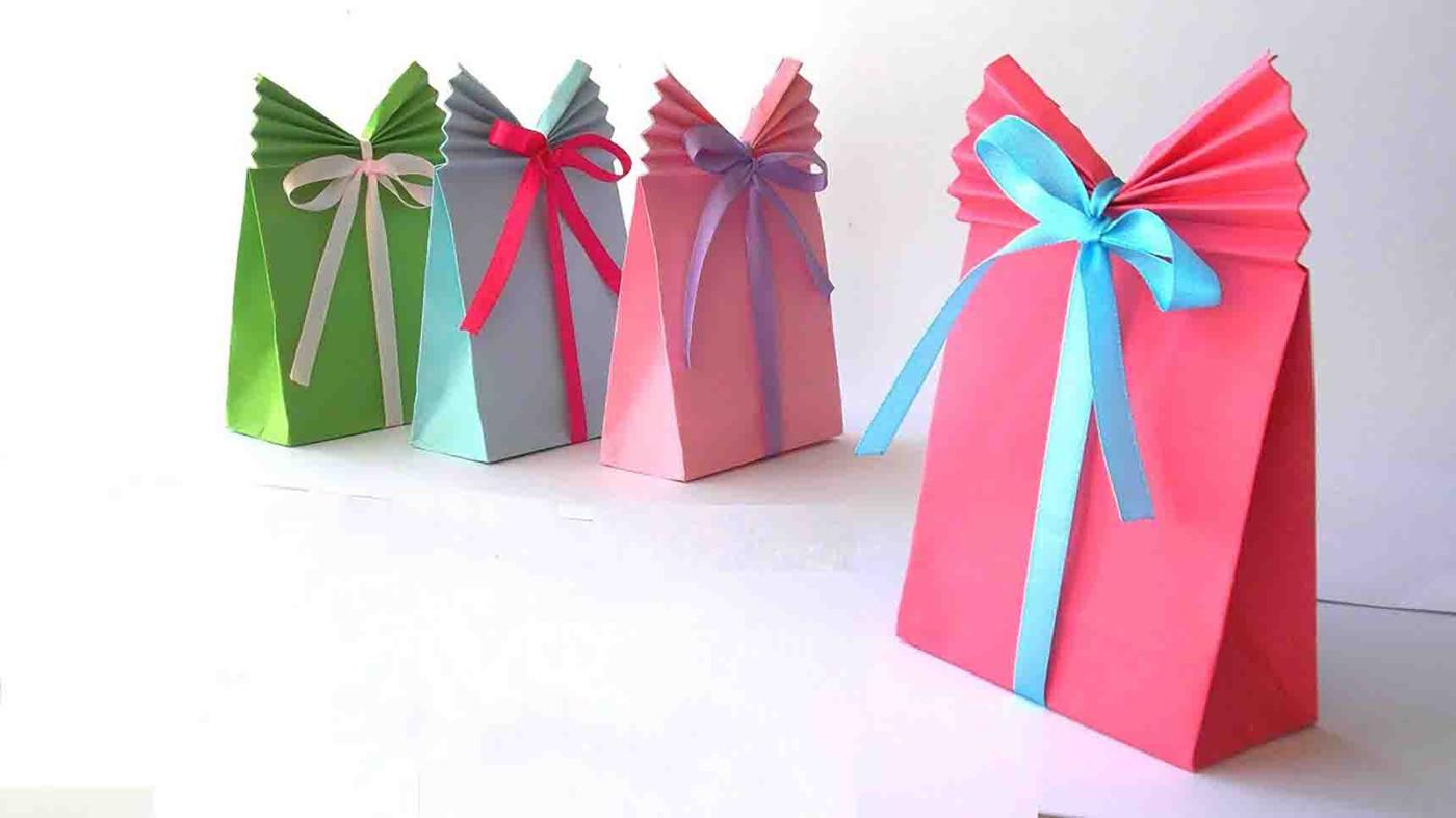 Easy DIY Paper Gift Bag Tutorial