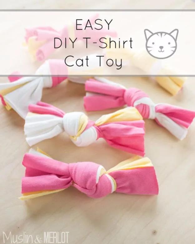 Easy DIY T-Shirt Cat Toy, a clever pet solution, quick enough to set up in a spare five minutes and the fix worth remembering