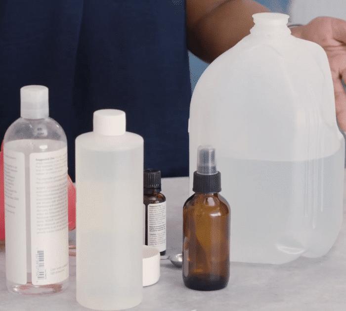 How to Make a DIY Bug Repellent
