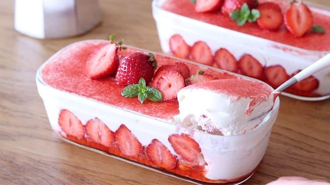Strawberry Tiramisu in 10 Minutes