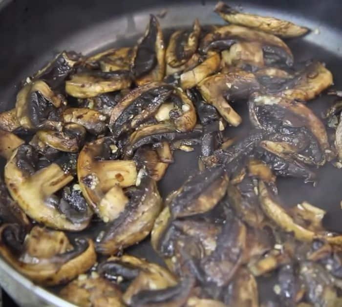 Easy Mushroom Stroganoff Ingredients