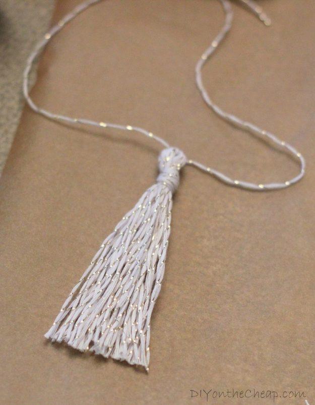 Cool Gift Wrapping Ideas - DIY Yarn Tassel Gift Topper - Creative Ways To Wrap Presents on A Budget - Best Christmas Gift Wrap Ideas - How To Make Gift Bags, Reuse Wrapping Paper,