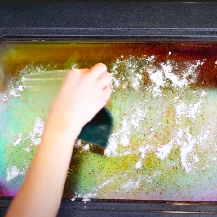 Easy Cleaning Hacks - How To Clean An Oven - Natural Oven Cleaner Recipe