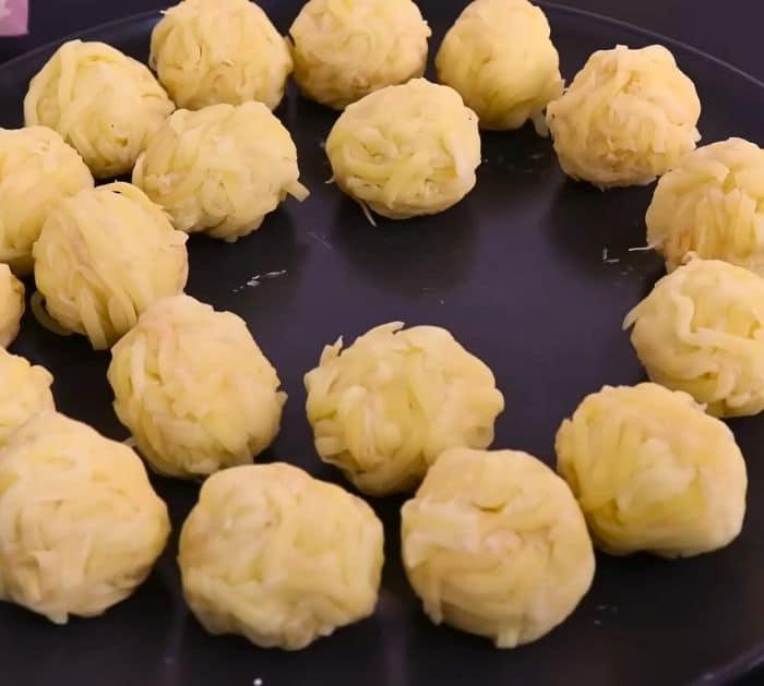 3-Ingredient Potato Balls with Homemade Garlic Cheese Sauce Ingredients