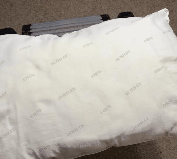 How to Clean and Whiten Pillows