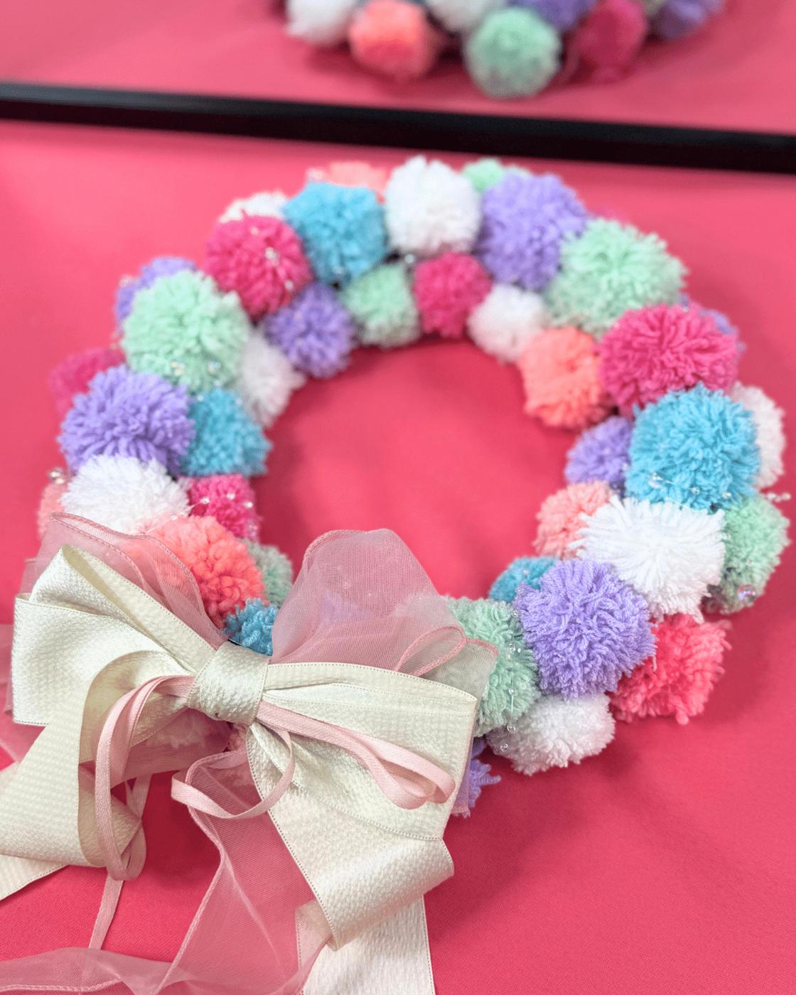 Easy Pom Pom Wreath — cute yarn pom pom wreath craft