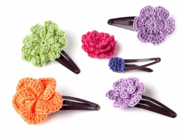 Crochet Hair Clip, simple enough for a first try at the craft and a result that outshines anything mass produced
