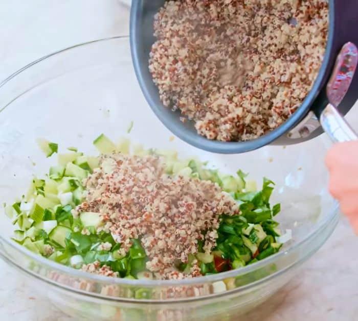 How to Make Mediterranean Quinoa Salad Ingredients (1)