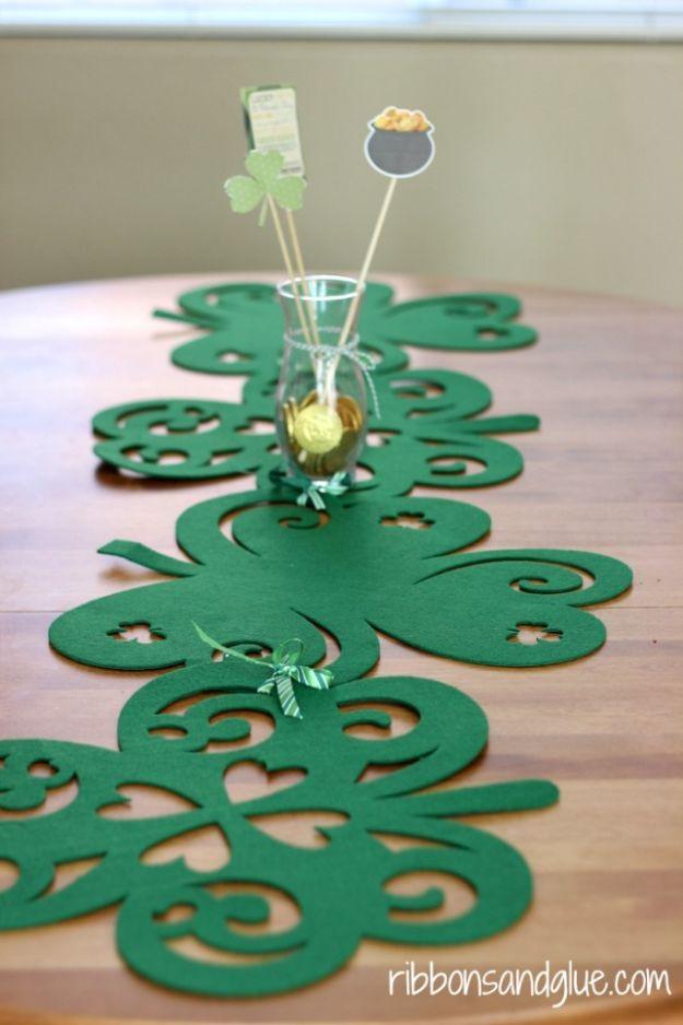 St Patricks Day Decor Ideas - No- Sew Shamrock Table Runner - DIY St. Patrick's Day Party Decorations and Home Decor Crafts - Projects for Walls, Hanging Banners, Wreaths, Tabletop